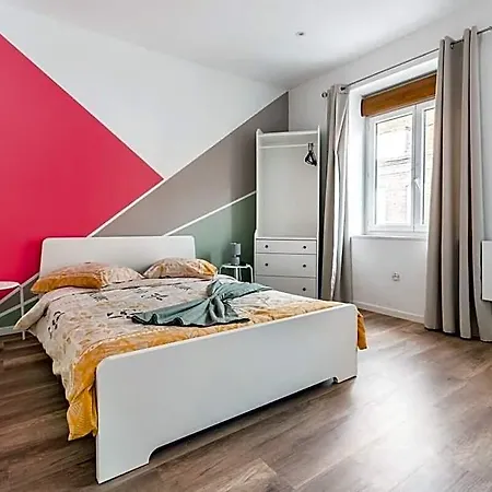 Big House 12 P- 4rooms 2bathrooms- Near Lille 3*