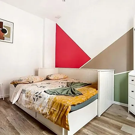 Big House 12 P- 4rooms 2bathrooms- Near Lille 3*