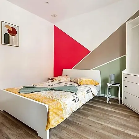 Big House 12 P- 4rooms 2bathrooms- Near Lille Hotell Roubaix