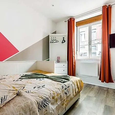 Big House 12 P- 4rooms 2bathrooms- Near Lille